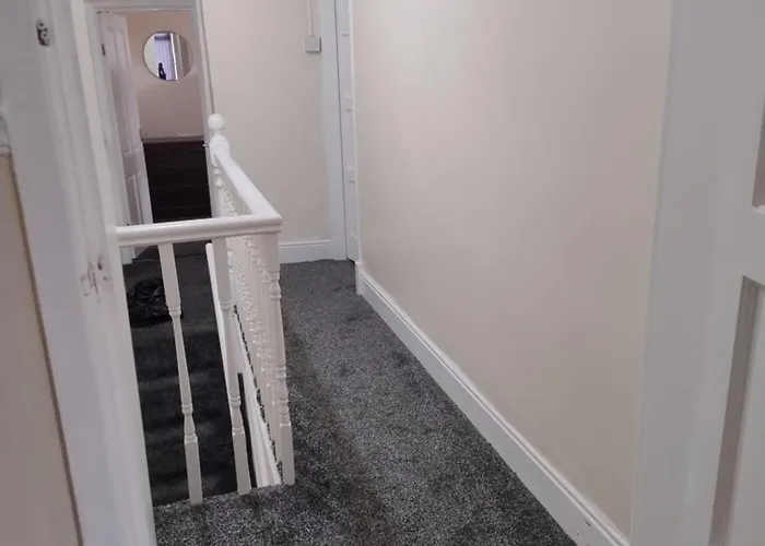 2 Beds Suburb Nestled Nook *