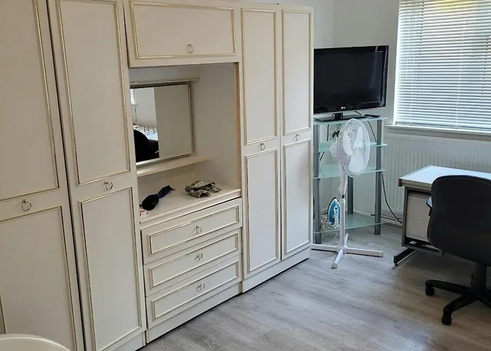 1 Bed Flat In Near Centre * 맨체스터