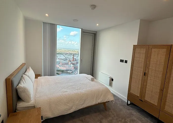 The Banks - Private Modern 2-bed Skyline