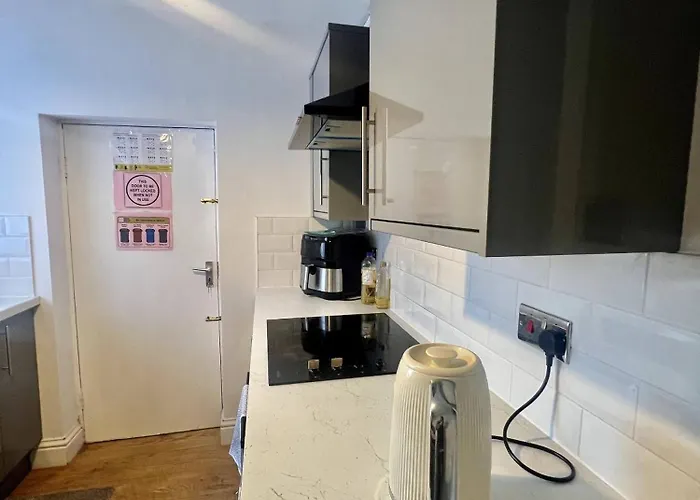 Comfort Near Salford Uni- Samson Plab 게스트하우스 맨체스터