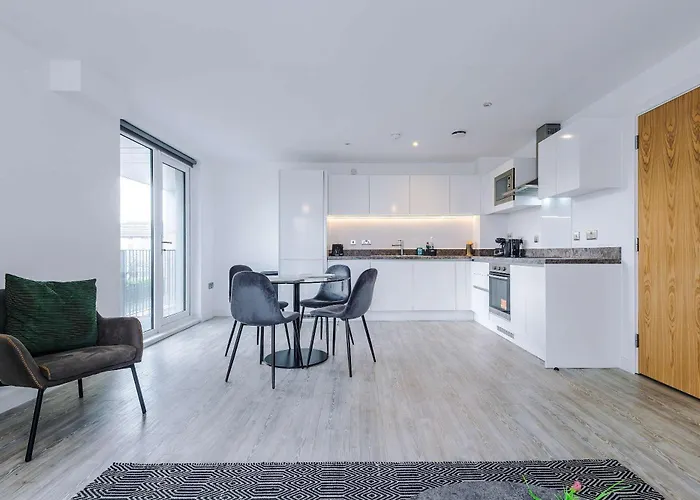 Apartmán Modern 2 Bed With Balcony By Host A