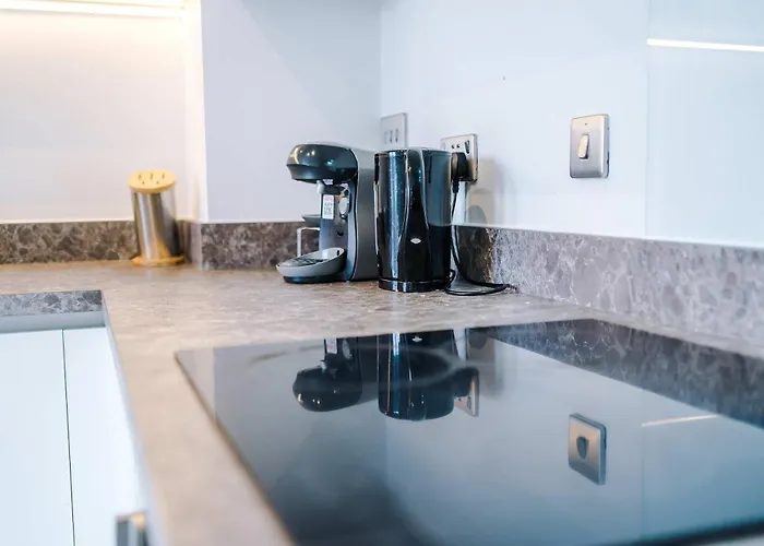 Apartmán Modern 2 Bed With Balcony By Host A *