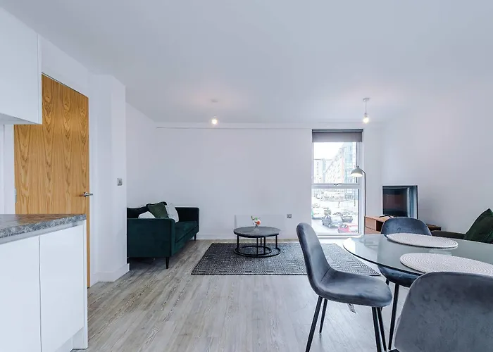 Apartmán Modern 2 Bed With Balcony By Host A