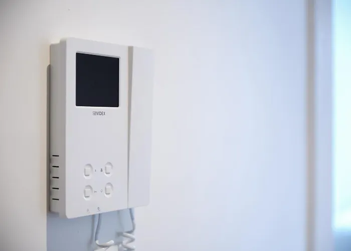 2 Bed Ensuite With Fantastic Night View And Old Trafford Stadium *