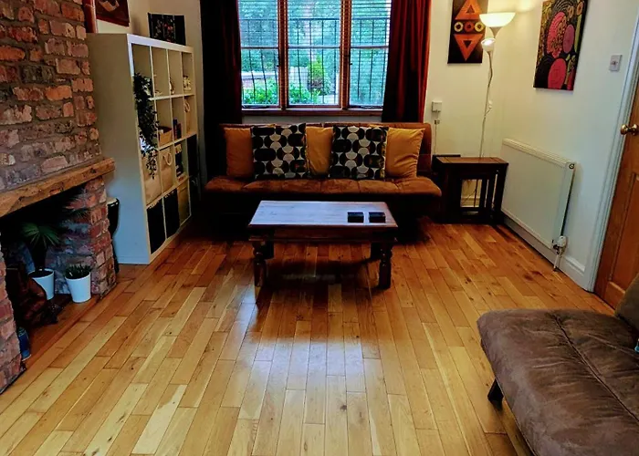 빌라 Detached House With Gated Parking In Whalley Range, Near Centre 맨체스터