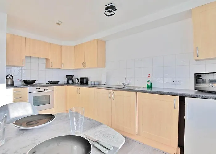 Lägenhet View - Free Parking - Sleeps 6 - Near Centre - By Nmb *