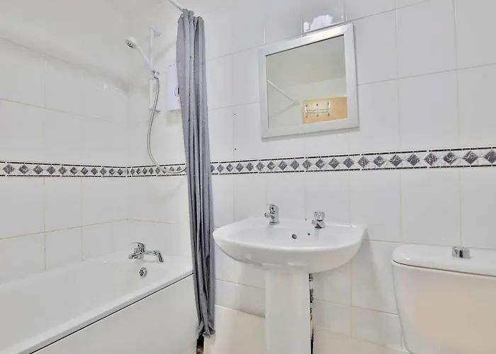 View - Free Parking - Sleeps 6 - Near Centre - By Nmb Apartmán