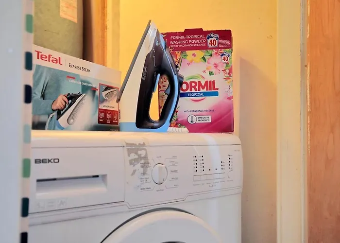 View - Free Parking - Sleeps 6 - Near Centre - By Nmb Apartmán