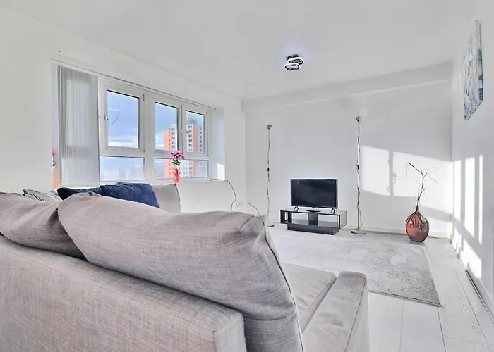 View - Free Parking - Sleeps 6 - Near Centre - By Nmb Lägenhet *