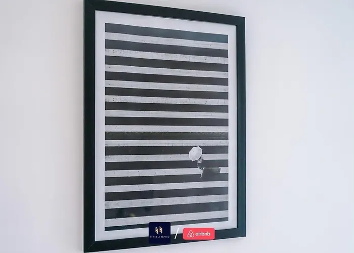 Large 2 Bedroom With Balcony By Host A 아파트 맨체스터