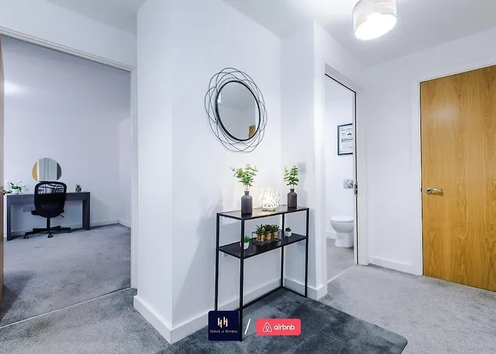 아파트 Large 2 Bedroom With Balcony By Host A 맨체스터