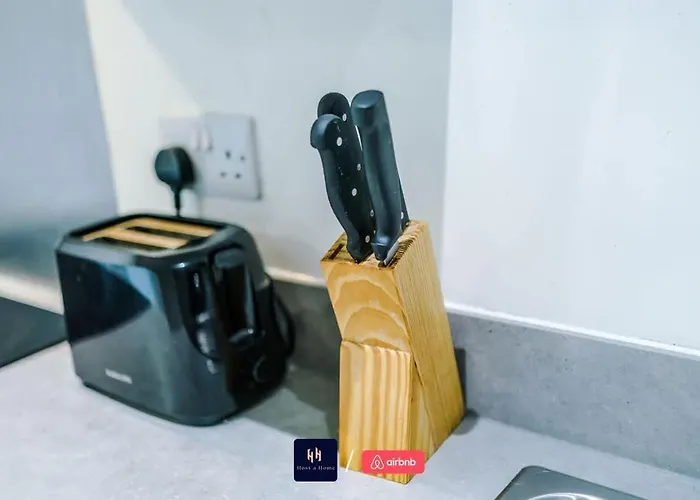 아파트 Large 2 Bedroom With Balcony By Host A 맨체스터