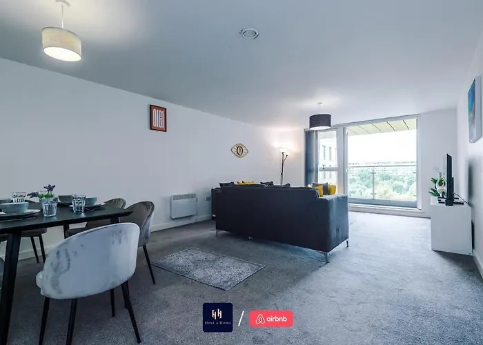 아파트 Large 2 Bedroom With Balcony By Host A 맨체스터