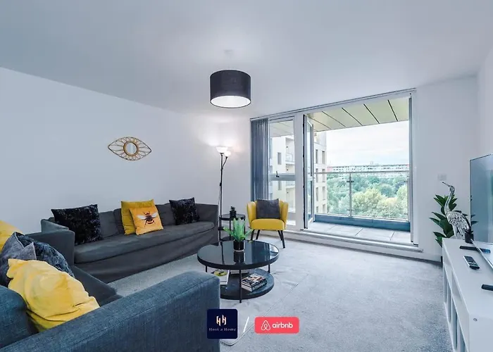 Large 2 Bedroom With Balcony By Host A Mánchester