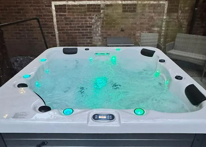 Tatil Evi The Secret Garden Retreat With Hot Tub