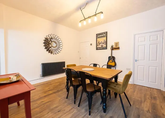 펜션 Winslow House- Close To Coop Etihad & Free Parking 맨체스터