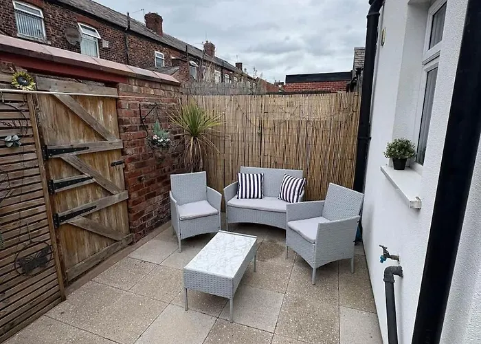 Ferienhaus Winslow House- Close To Coop Etihad & Free Parking Manchester