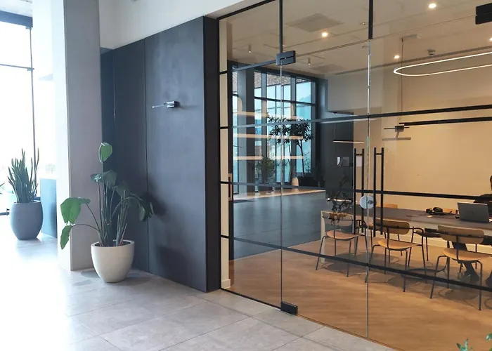 Penthouse-like With & Waterfront Views In Old Trafford With 500mbps Internet And Netflix 아파트 *