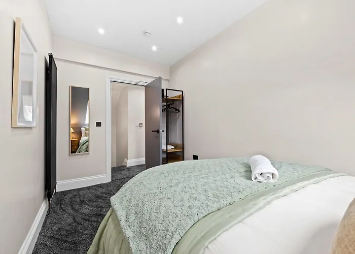 Sleeps 14 The Old Trafford Family Zen By Genesis Living Prázdninový dům