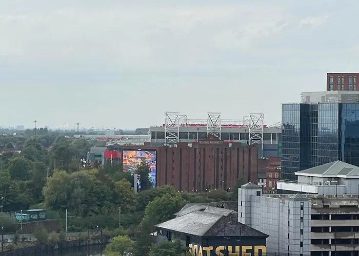 아파트 Old Trafford Stadium Spacious And