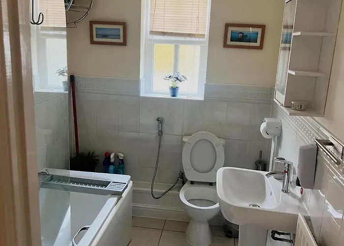 With Free Parking Lejlighed