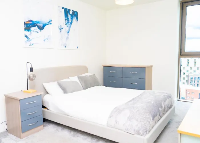 Luxe In M1 With Pool, Gym & * Manchester