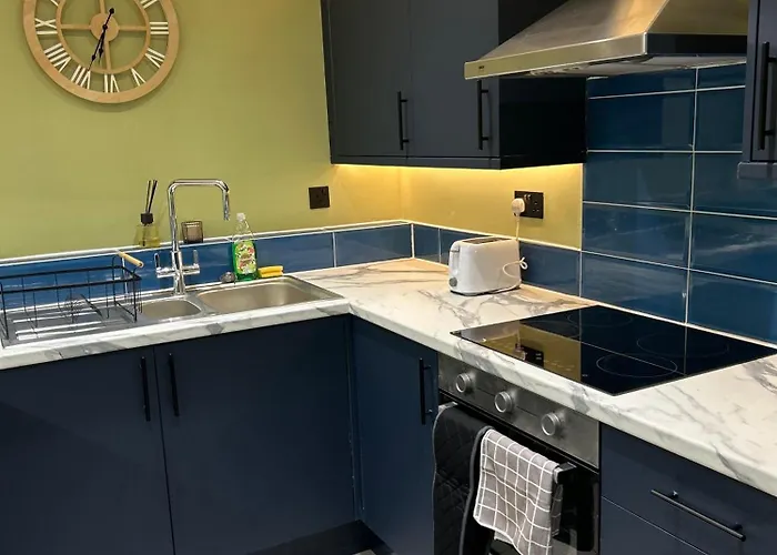 Spacious - Parking - Next To Ao Arena - Local Attraction & Transport Links 아파트 *