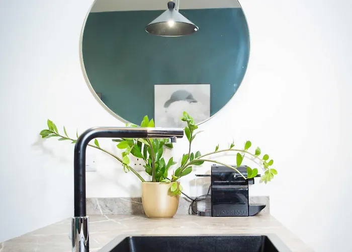 Stylish Grade Ii Listed 1-bed Northern Quarter Manchester