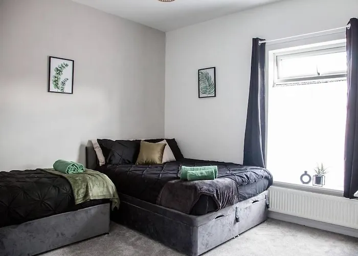 3br House Contractor Hospital Uni * Manchester