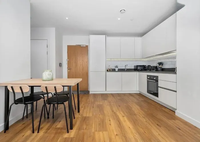 Sleeps 5 In Prime Spot Amenities Walking Distance, Business Long-term Travel, Contractor Friendly Apartmán *