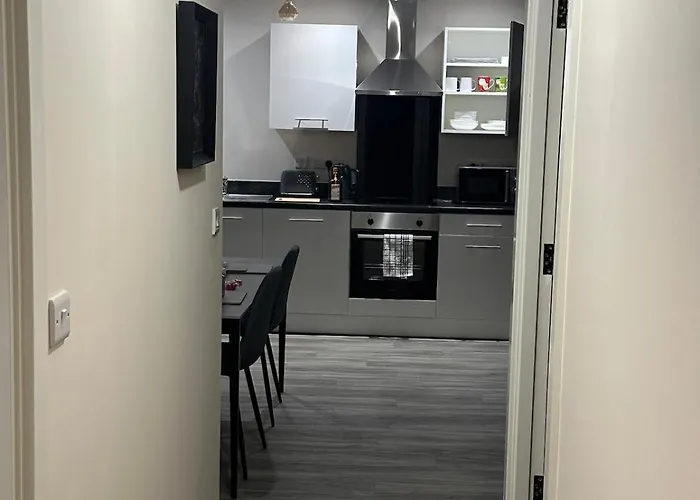 شقة With Free Parking In Greater