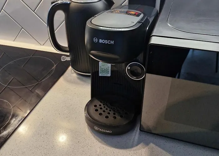 Modern 2 Bed Flat In W Balcony Apartament