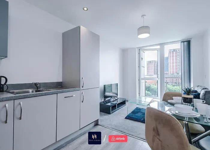 Daire Elegant 1br In Salford, Balcony, Wifi, Kitchen Manchester