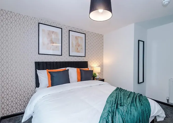 בית נופש Modern 4br Family Sleeps 8 + Free Parking