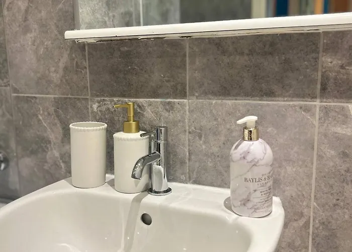 Modern Next To Ao Arena - Parking - Local Attractions Apartament