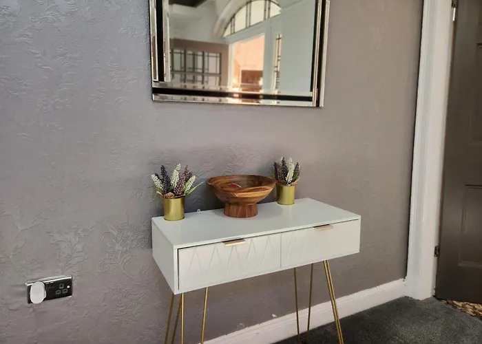 Dom wakacyjny Charming Tudor White House Free Wifi Manchester