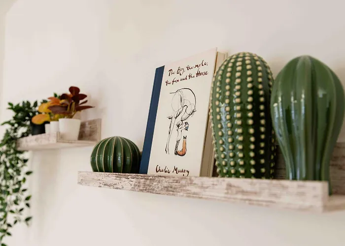 S Veranda - Near Lidl & Bus -4 Bed 6 Sleep Mánchester