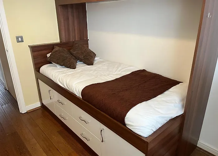 The Eastern Hive - King Bed, 3x Parking, Coop Live & Etihad * Manchester