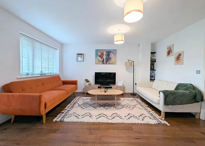 The Eastern Hive - King Bed, 3x Parking, Coop Live & Etihad * 맨체스터