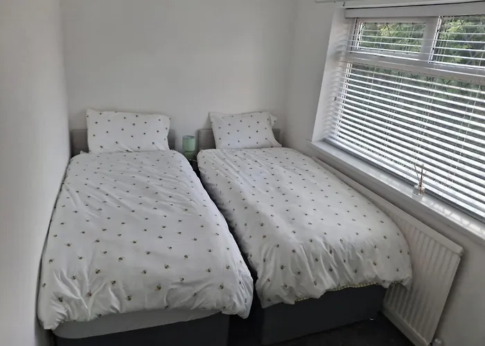 Cosy 2-bed House In * Manchester