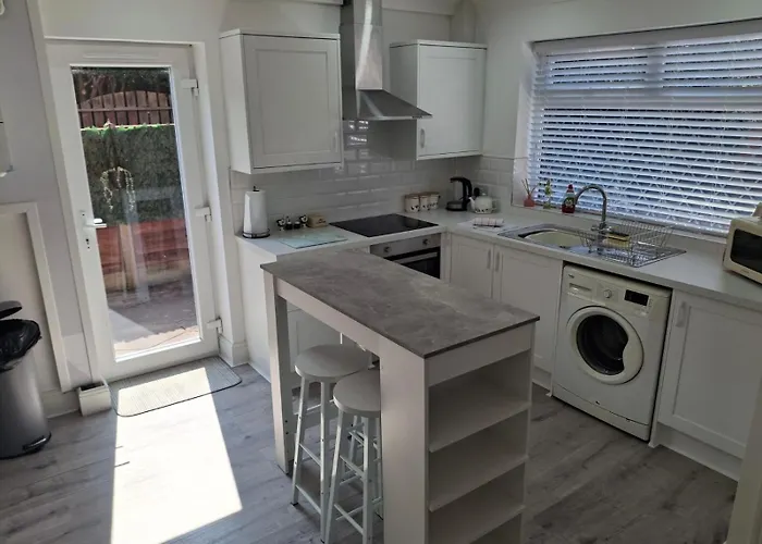 Cosy 2-bed House In *