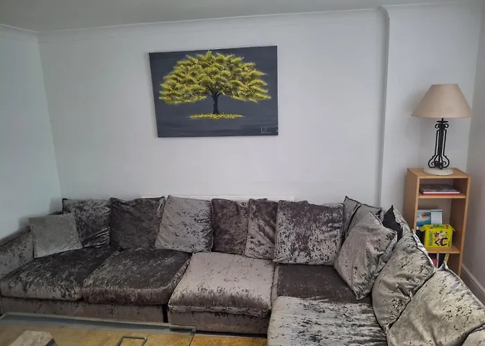 Cosy 2-bed House In Prázdninový dům