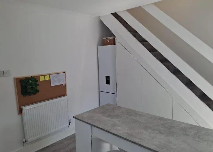 Cosy 2-bed House In *