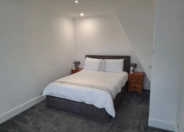 Cosy 2-bed House In * Manchester