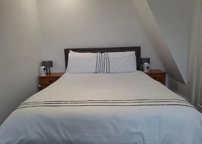 Cosy 2-bed House In Tatil Evi