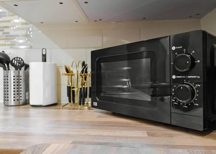 2 Bedroom Flat Near Old Trafford *