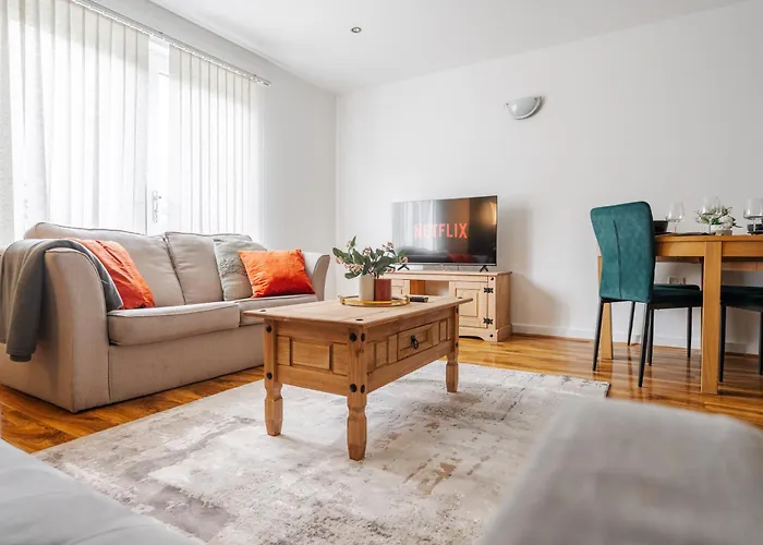 2 Bedroom Flat Near Old Trafford * Manchester