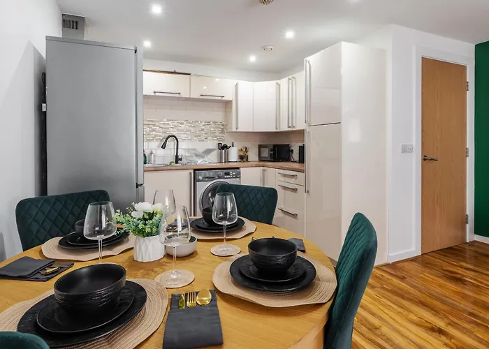 Stylish 2Br Flat - Walk To Old Trafford - Free Parking Apartamento