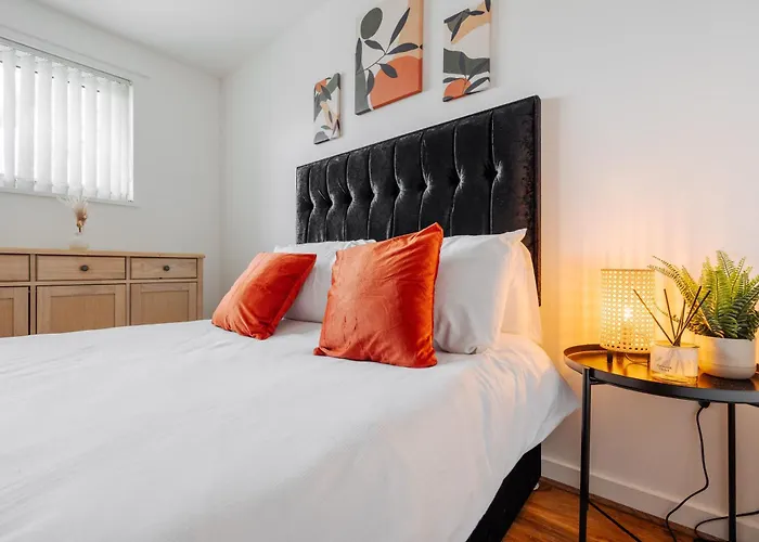 2 Bedroom Flat Near Old Trafford *