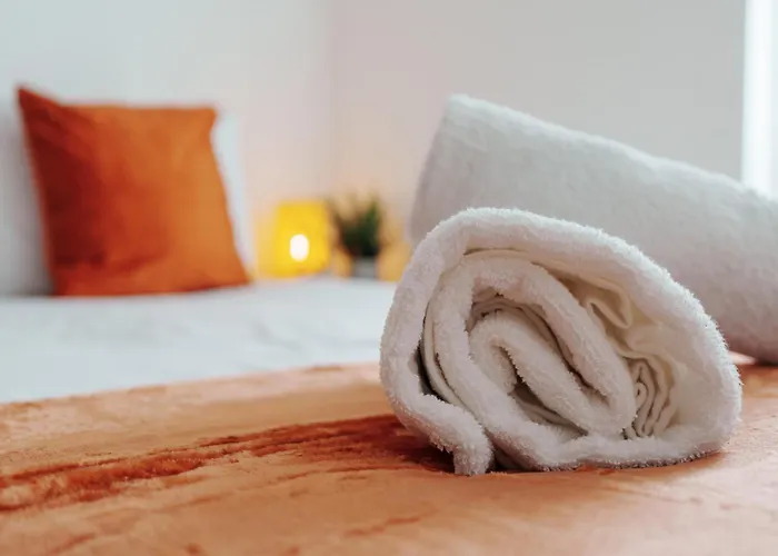 Stylish 2Br Flat - Walk To Old Trafford - Free Parking